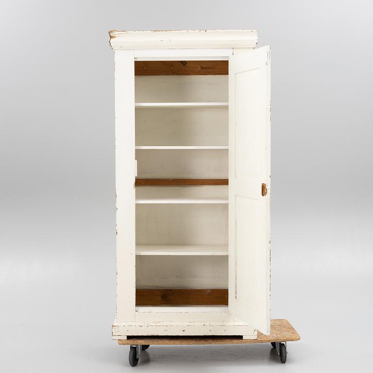 An early 20th century  cabinet.