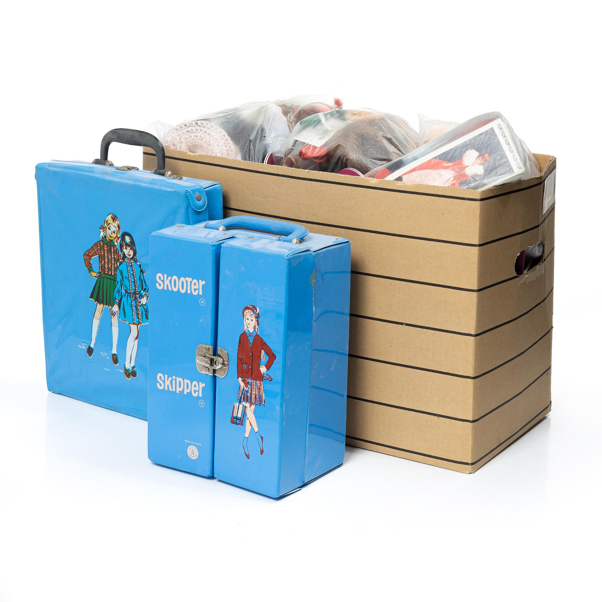 Barbie, tillbehör, kläder och accessoarer, en samling, Mattel, 1960-1990-tal.
