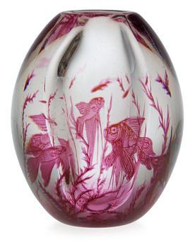 847. An Edward Hald 'Fiskgraal' glass vase, Orrefors 1948.