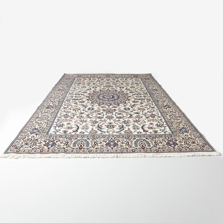 Rug, Nain, approx. 353 x 248 cm.