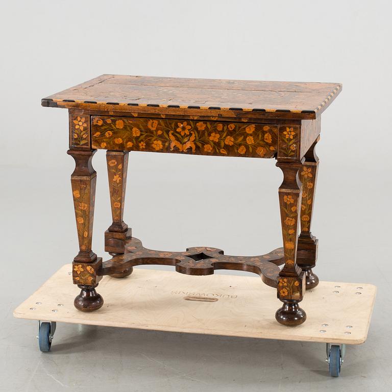 A LATE BAROQUE DUTCH CENTER TABLE, 18TH CENTURY.