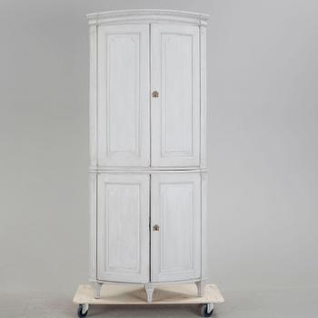 HÖRNSKÅP, 1800-tal.
