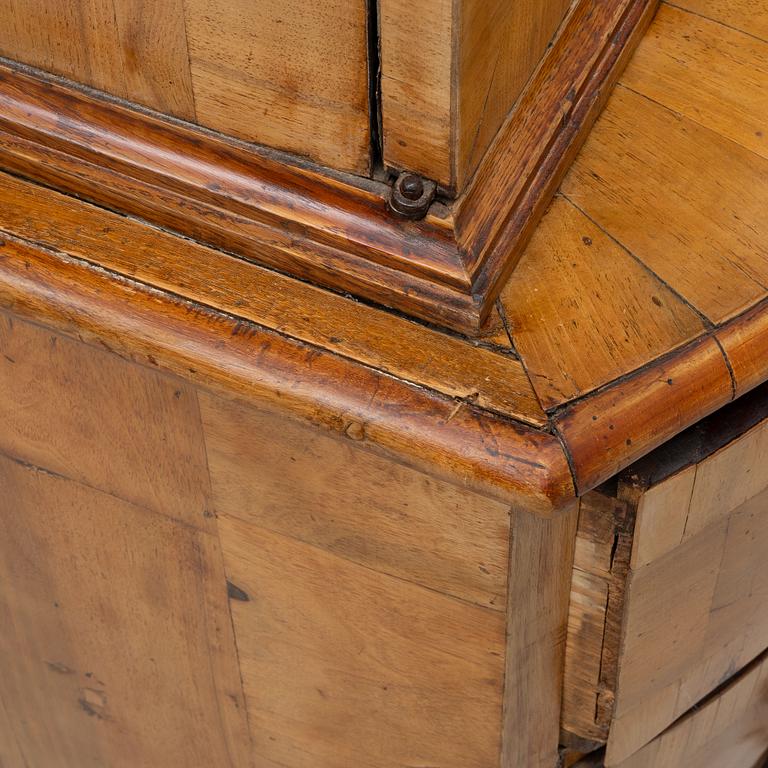 A cabinet, 18th Century.