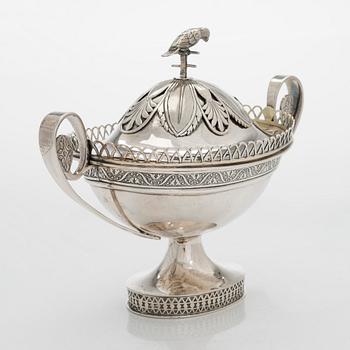 A  silver sugar bowl, St. Petersburg, first quarter of the 19th century, maker's mark G:L.