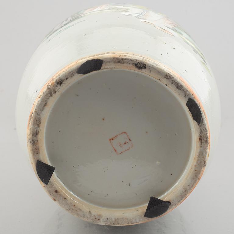 A porcelain floor vase, China, 20th century.