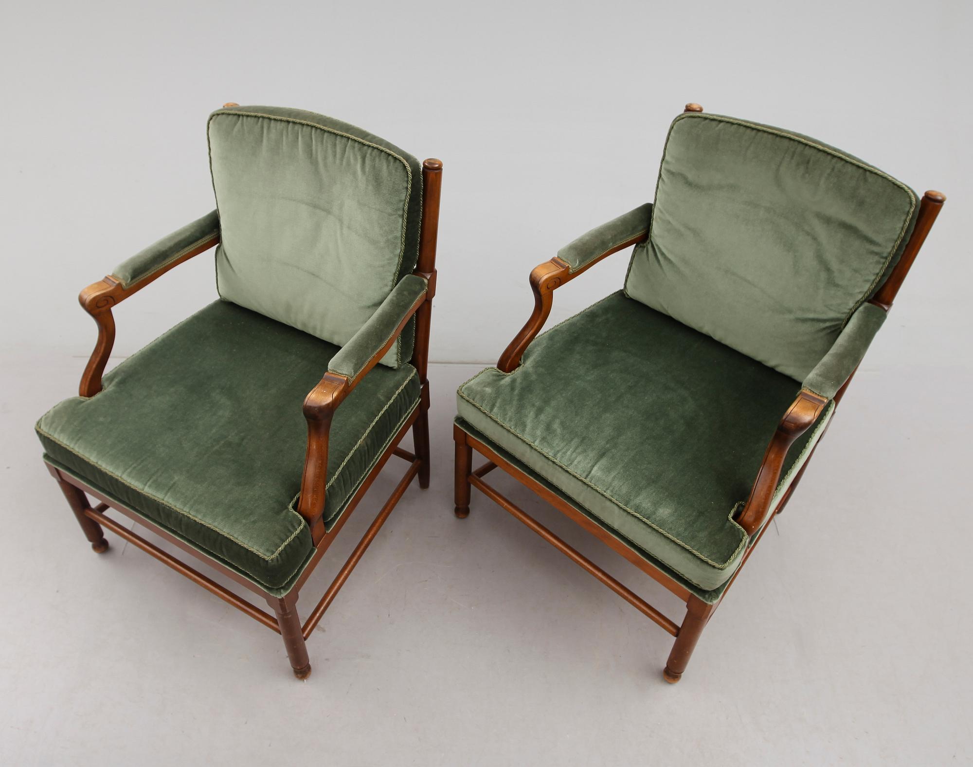 FÅTÖLJER, ett par, s k. Gripsholmsmodell, 1900-talets mitt.