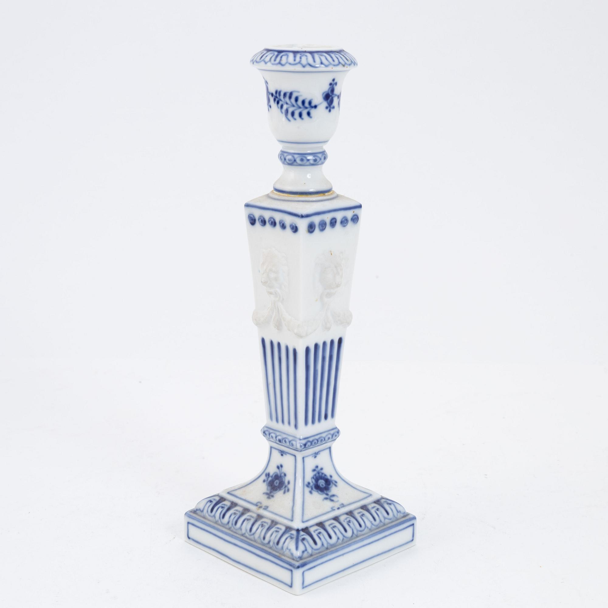 Kaffeservis, porslin, 49 delar, 'Musselmalet', helblonde samt halvblonde, Royal Copenhagen.