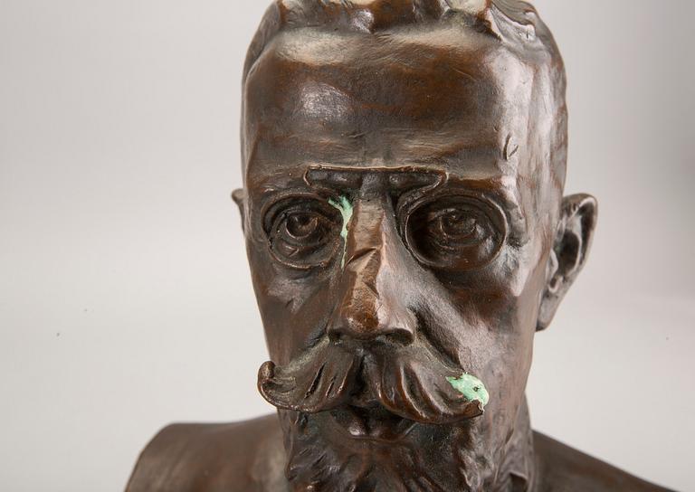 Frans Törnegren, skulptur signerad 1915.