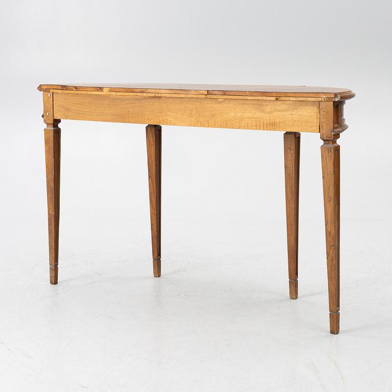 Sideboard, 1900-talets första hälft.