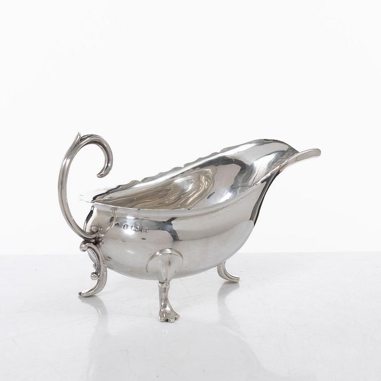 William Hutton & Sons Ltd, cream jug, silver, Birmingham, England 1901.