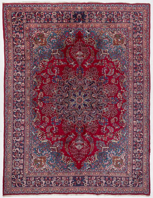 Carpet, Mesh. approx. 388 x 292 cm.