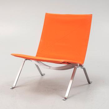 Poul Kjaerholm, fåtöljer "PK-22", Fritz Hansen, Danmark, daterade 1988.