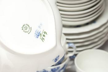 KAFFESERVIS, 15 delar. Porslin. "Blå blomst", Royal Copenhagen.