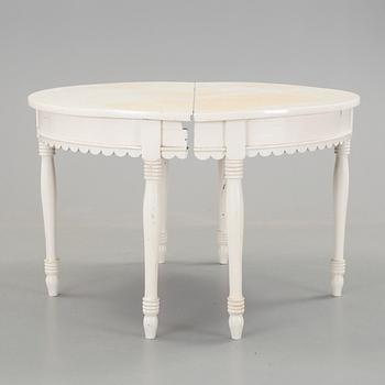 MÅNBORD, ett par, 1800-talets slut.