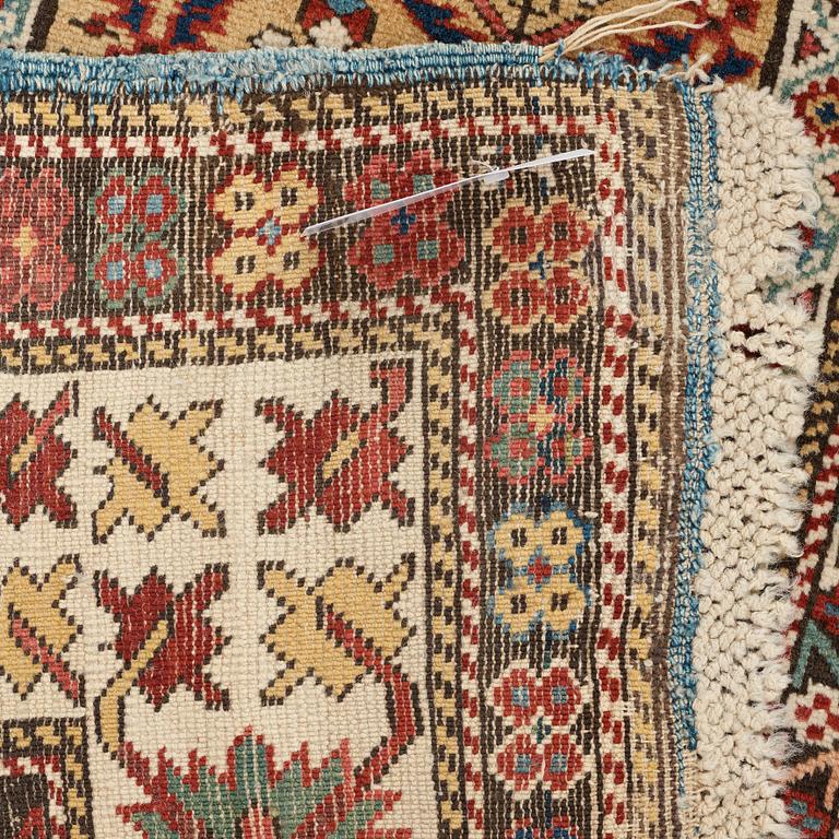 MATTO, an antique Kuba, ca 289,5 x 97 cm (as well as the ends with 1 cm light blue soumak).