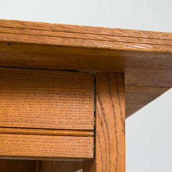 Louis Sparre, A table and two chairs for Aktiebolaget Iris, Borgå around 1900.