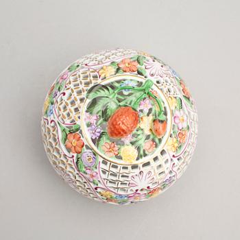 GALLERSKÅL, porslin Herend, Ungern, 1900-tal.