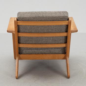FÅTÖLJ, "GE 290", Hans J Wegner, Getama, Danmark, 1900-talets andra hälft. Säljes till förmån för "Läkare utan gränser".