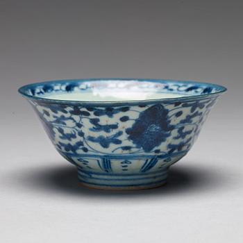 Two blue and white bowls, Qing dynasty, 19th century.