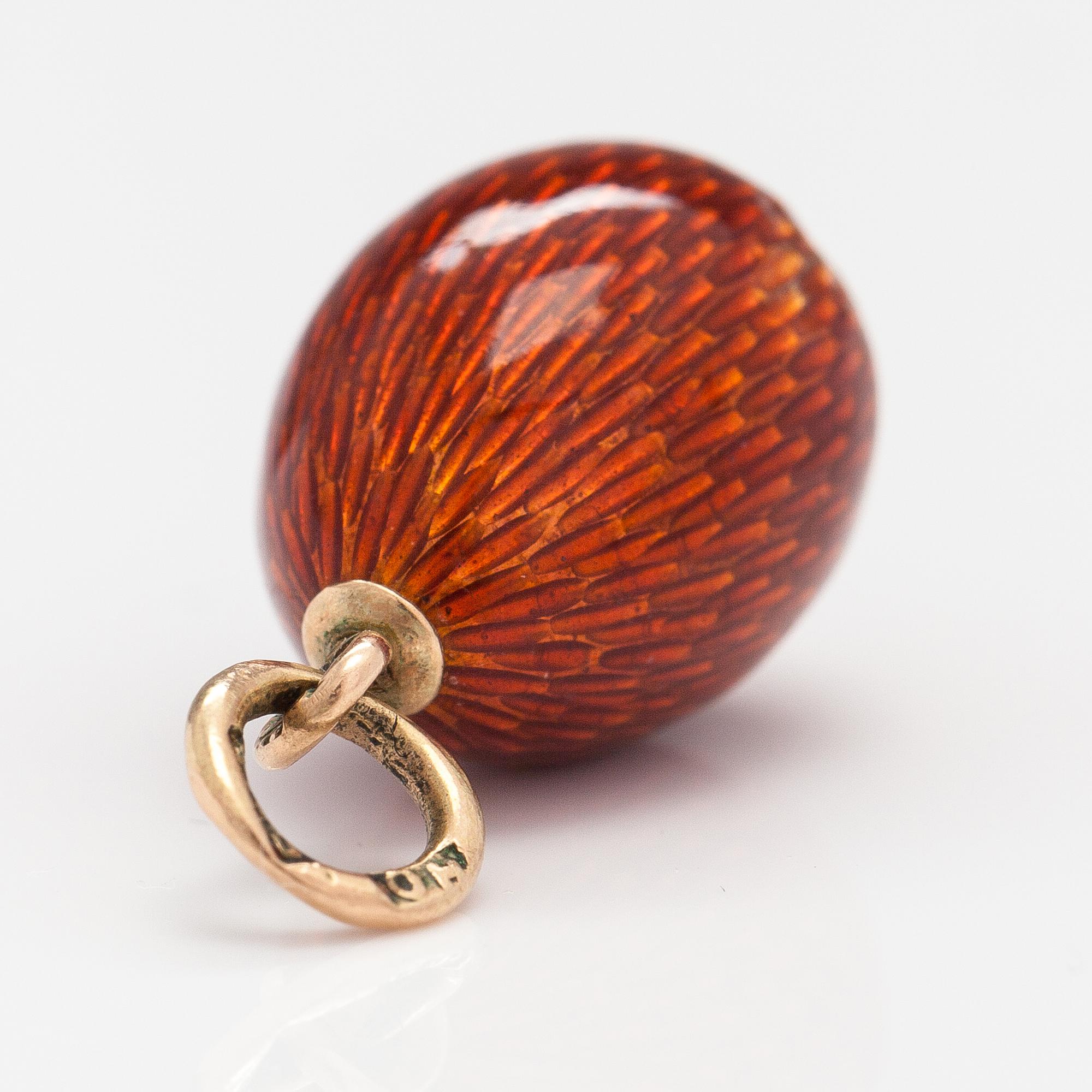 A 14K gold pendant with enamel. St. Petersburg, early 20th century.