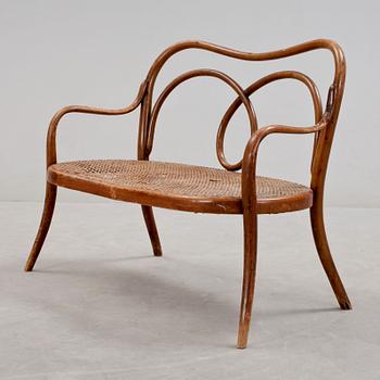 BARNSOFFA, Thonetstil, 1900-talets första hälft.