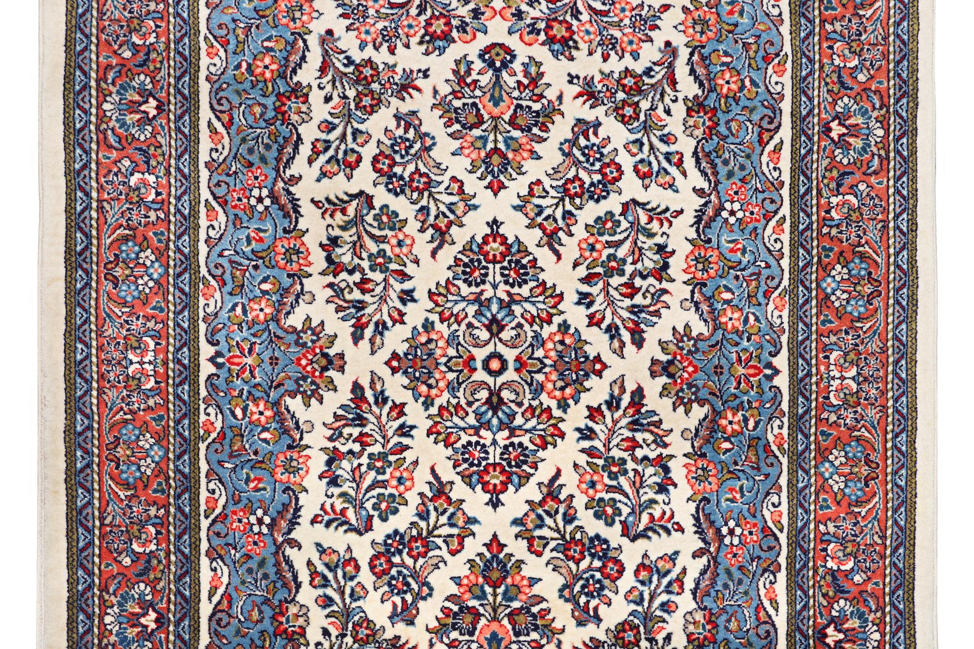 Matta, Sarouk, ca. 210 x 137 cm.