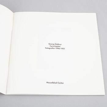 Georg Oddner, the book "Närvarande" and 1 catalogue.