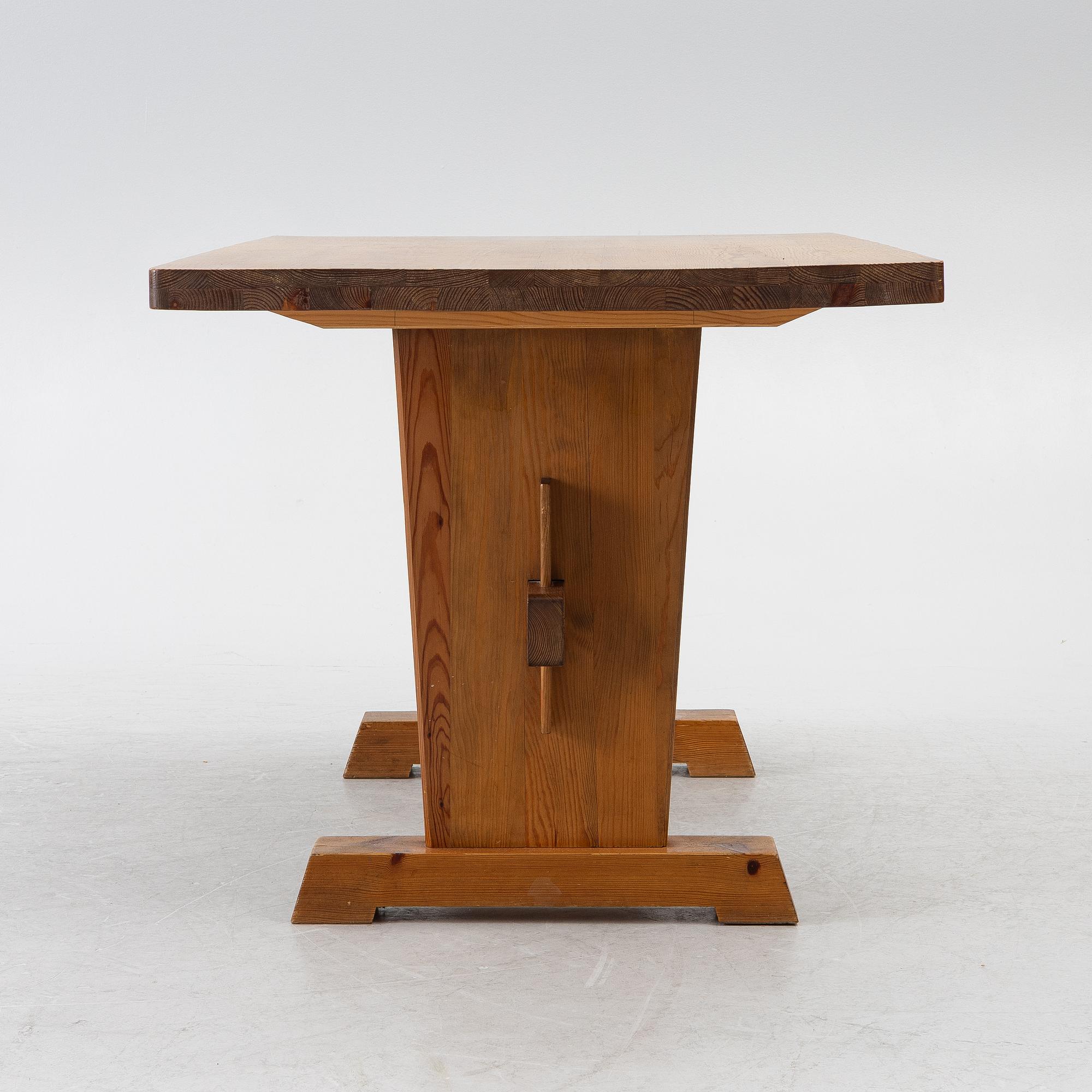 Dining table, sports cabin furniture, mid-20th century.