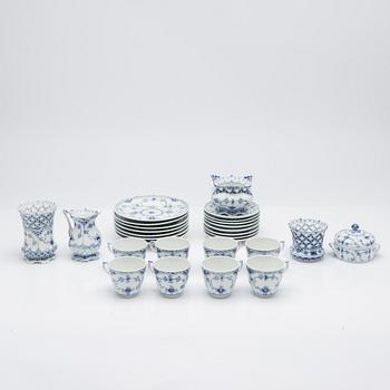 Royal Copenhagen, Service pieces, 20 pieces, porcelain, "Musselmalet helblond and halvblond", Denmark.