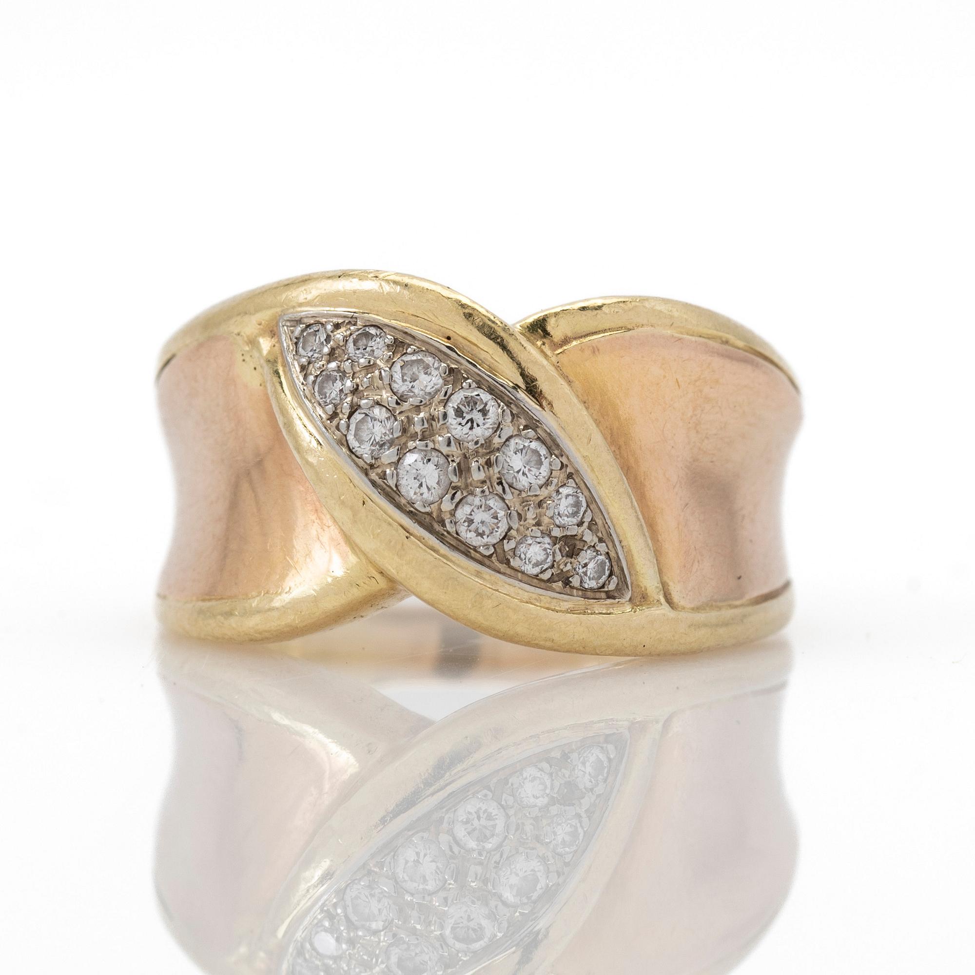 Ring, 18k gold with brilliant-cut diamonds.