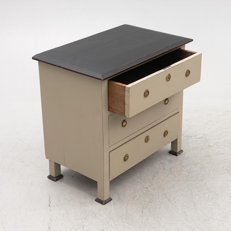 A chest of drawers, late 19th century.