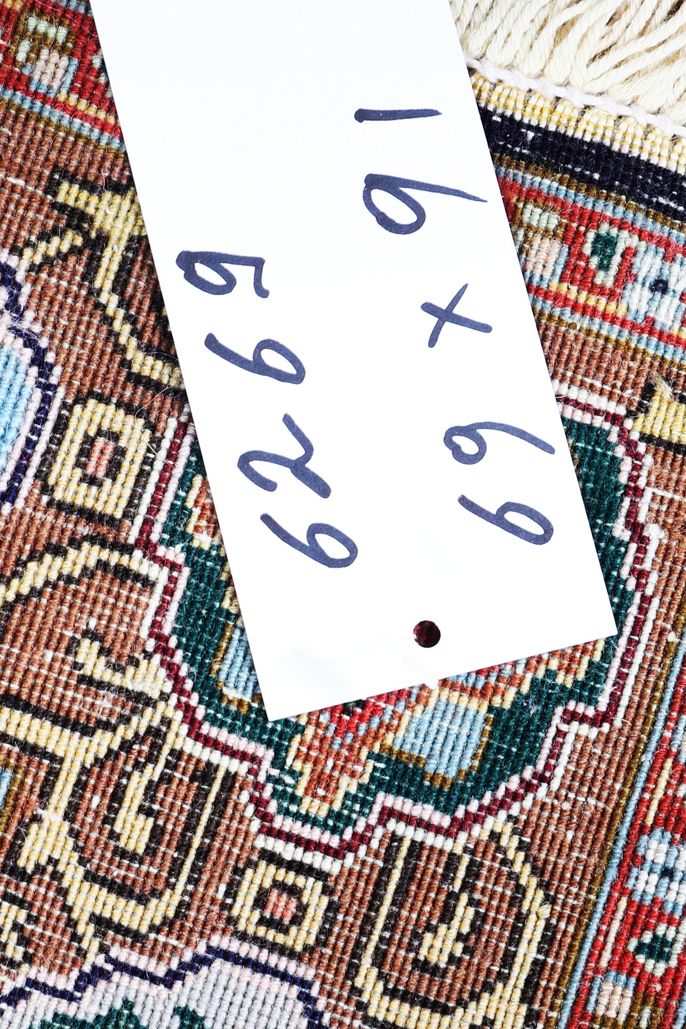 A rug, Tabriz, figural, 50 Raj, ca 90 x 61 cm.