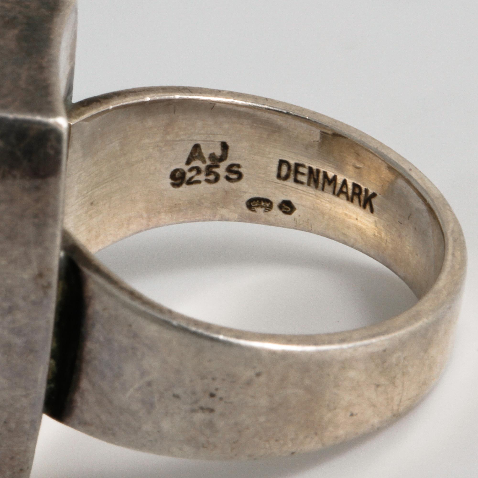 ARNE JOHANSEN, Roskilde, Danmark, ring med Abalonepärlemor.