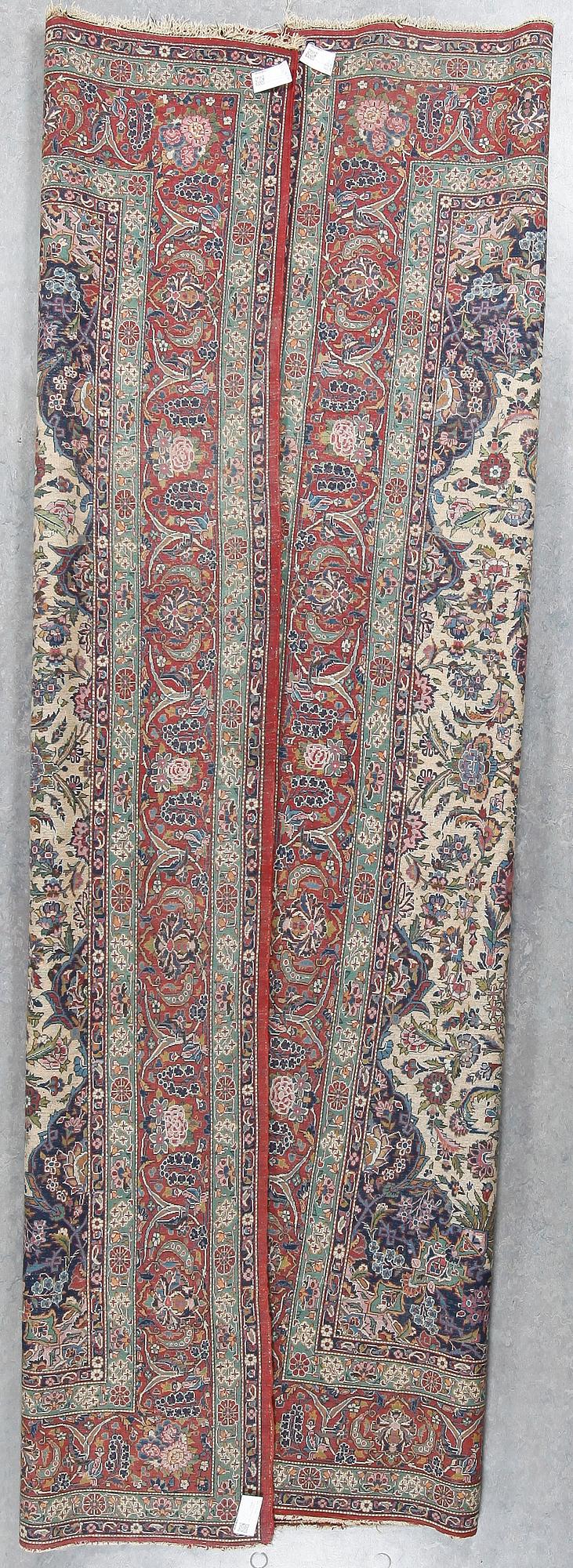 MATTA, semiantik/old, Täbris, ca 329x233 cm.