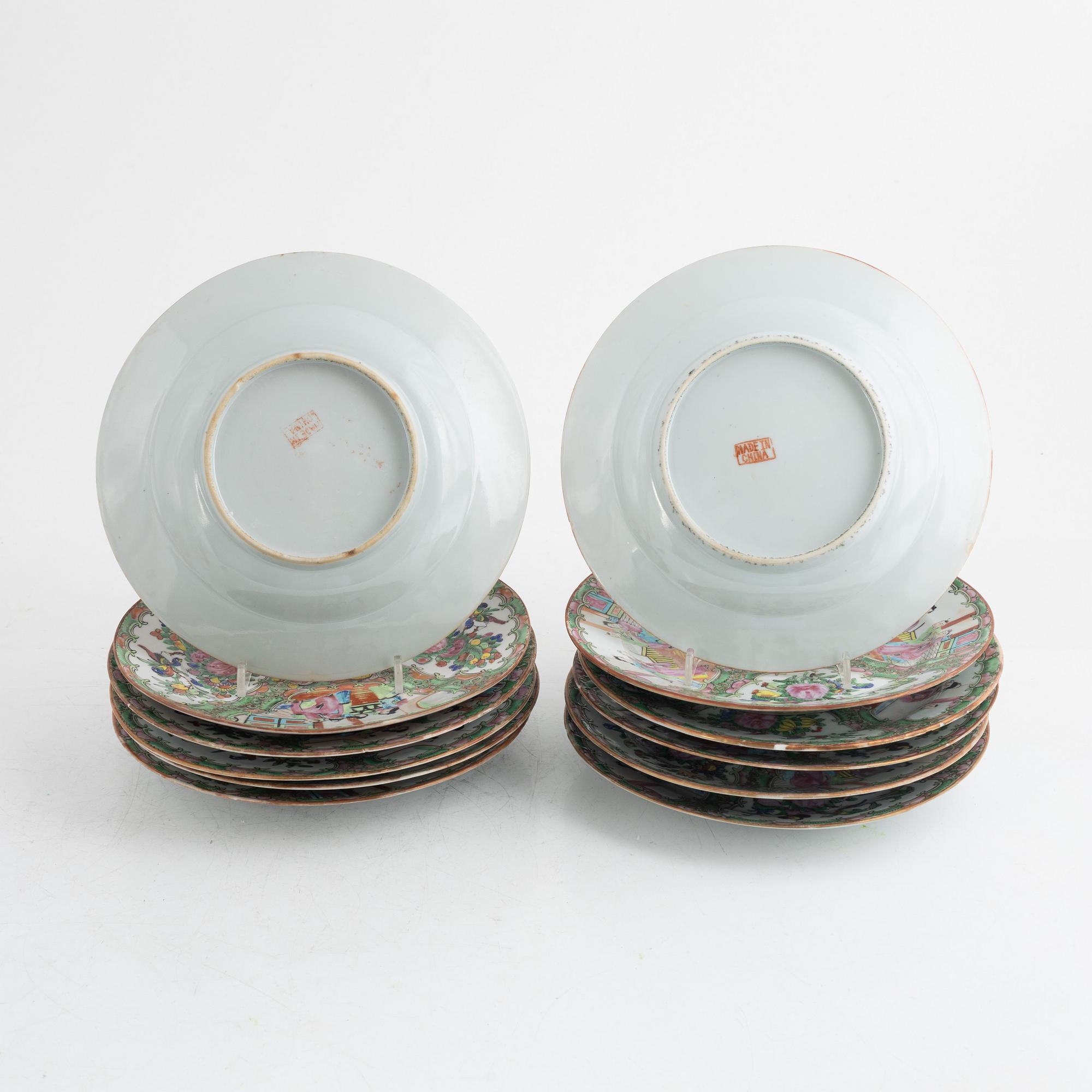A set of twelve Chinese Canton porcelain plates, 20th century.