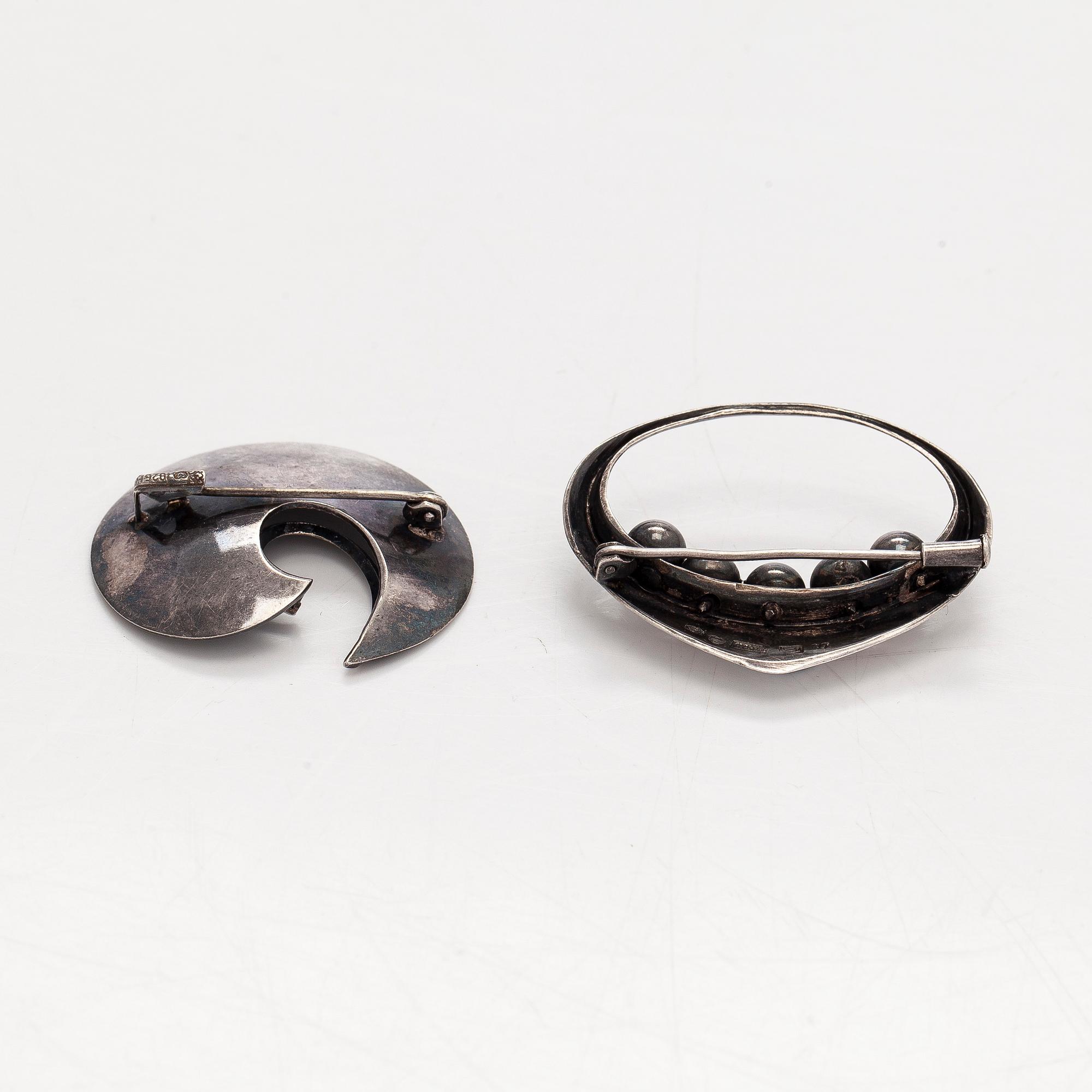 Erik Granit, broscher och manschettknappar, silver, trä, Helsingfors 1960-tal.