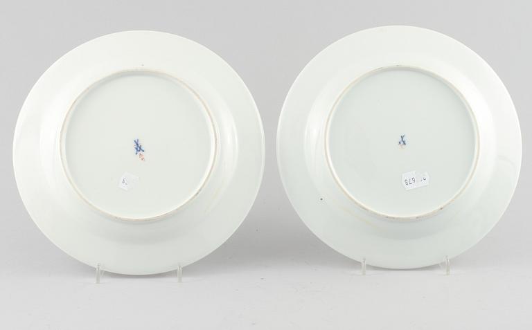 TALLRIKAR, ett par, Meissen, omkring sekelskiftet 1900.