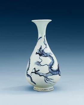 1672. A blue and white dragon 'yuhuchun ping' vase, Yuan dynasty (1279-1368).