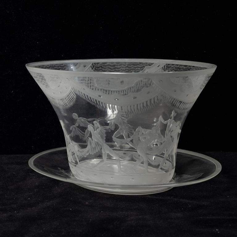 Simon Gate, a bowl on stand, 'Slöjdansen', Orrefors, 1930.