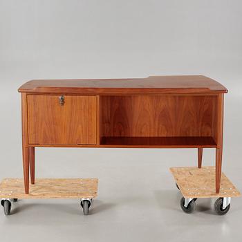 An "A10" writing desk, designed by Göran Strand for Lelngs Möbelfabrik, 1950/60s.