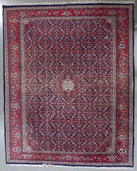 An old Serabend carpet ca 311 x 220 cm.