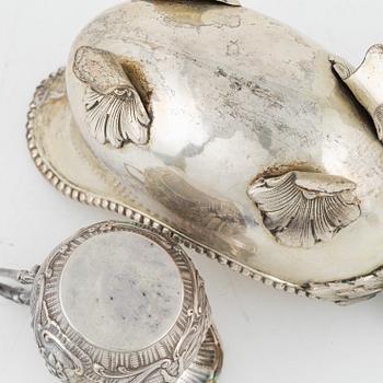 Seven silver items, 20th century.