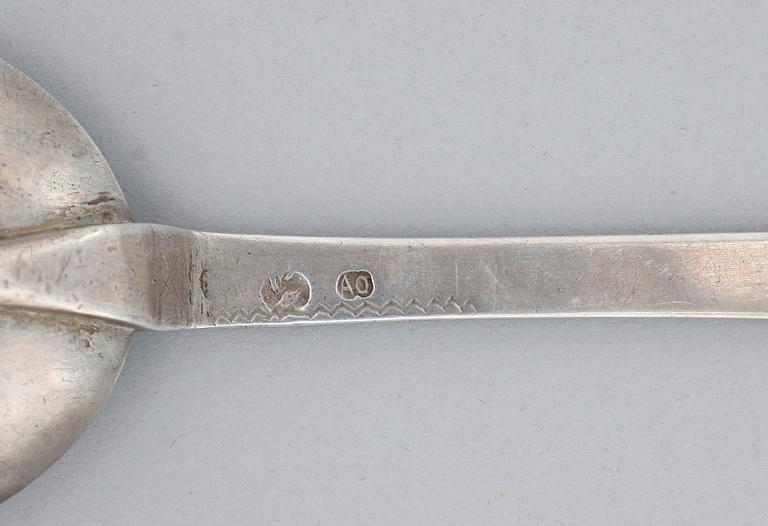 SKEDAR, 3 st, silver, olika mästare, Sverige 1700-tal. Bla Gustaf Stafhell, Stockholm 1773 och Arboga. Vikt 137 gr.