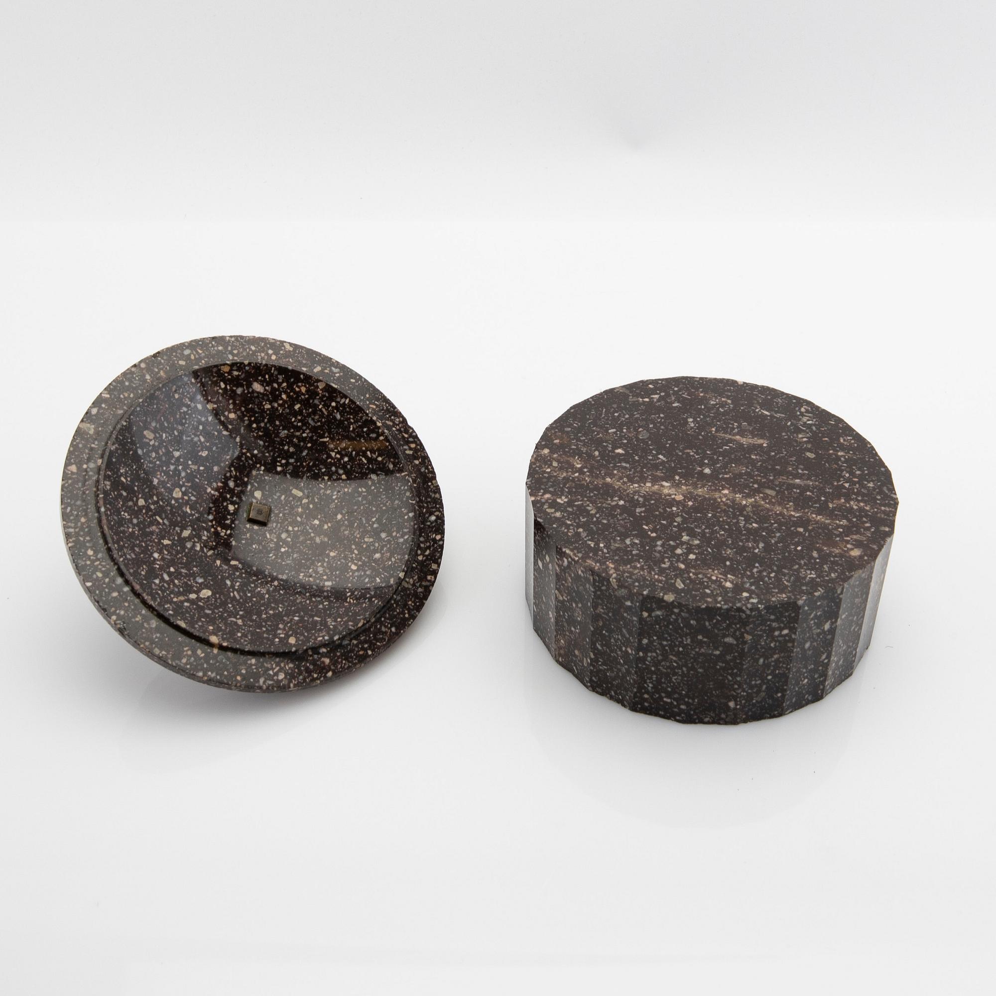 Butter box with lid, Älvdalen, early 19th century, Empire style.