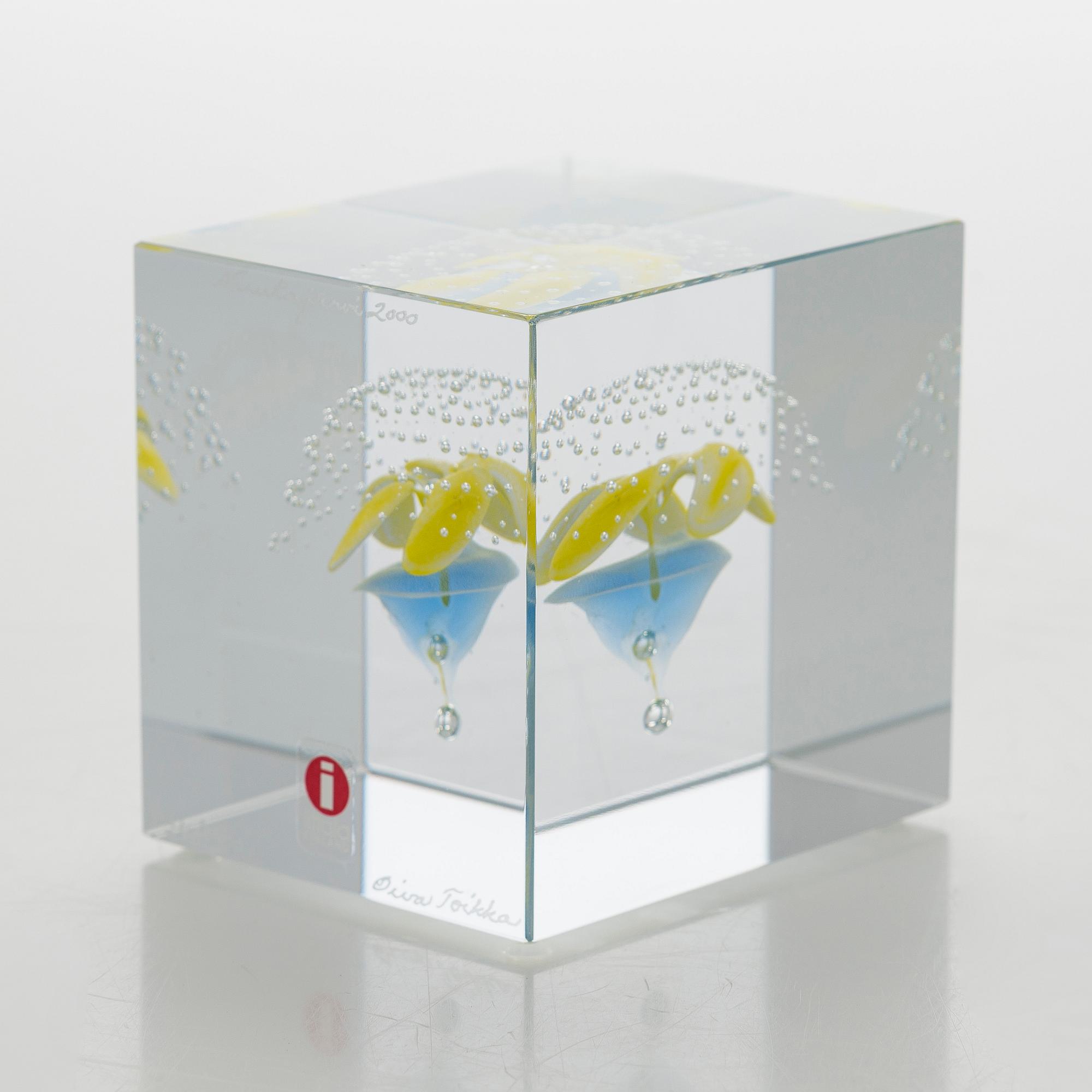 Oiva Toikka, årskub 2000, signerad Oiva Toikka Nuutajärvi 2000,  934/2000.