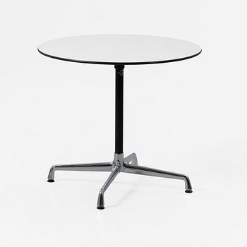 Charles & Ray Eames, Bord samt stolar, DSR Plastic Chairs, Vitra, 2000-tal.