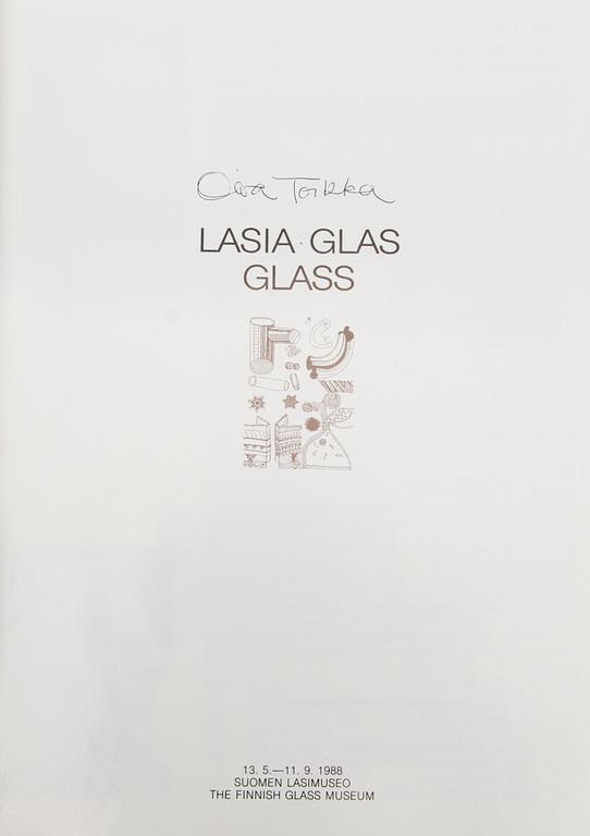 OIVA TOIKKA, a glass bird and exhibition catalog, signed.