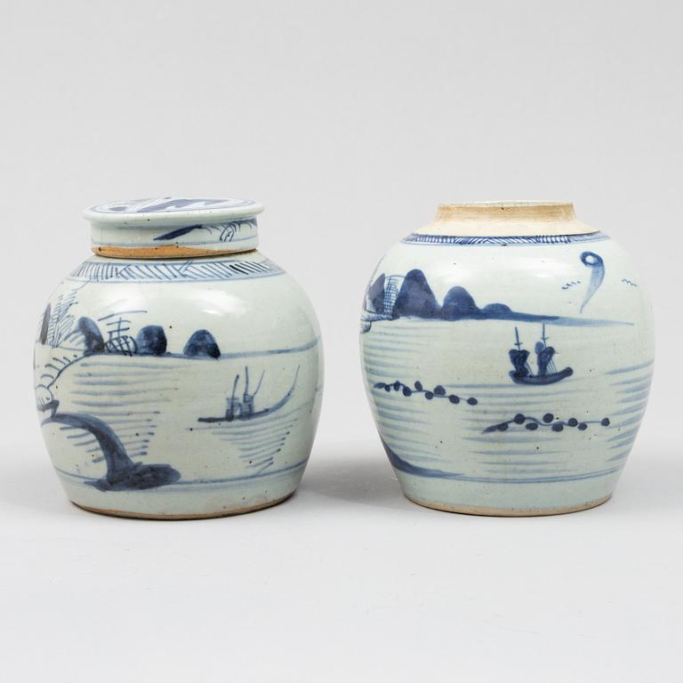 Two blue and white porcelain ginger jars, Qing dynasty, China, 19th century.