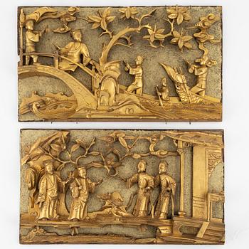 Two carved Chinese wooden panel, late Qing dynasty, 18th century.