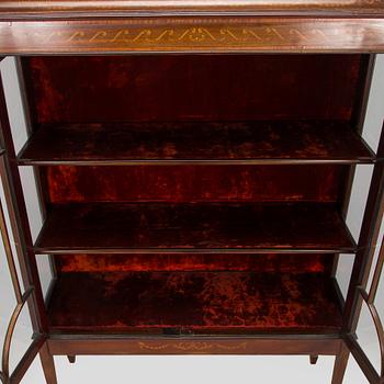 An English display cabinet, first half of the 20th century.